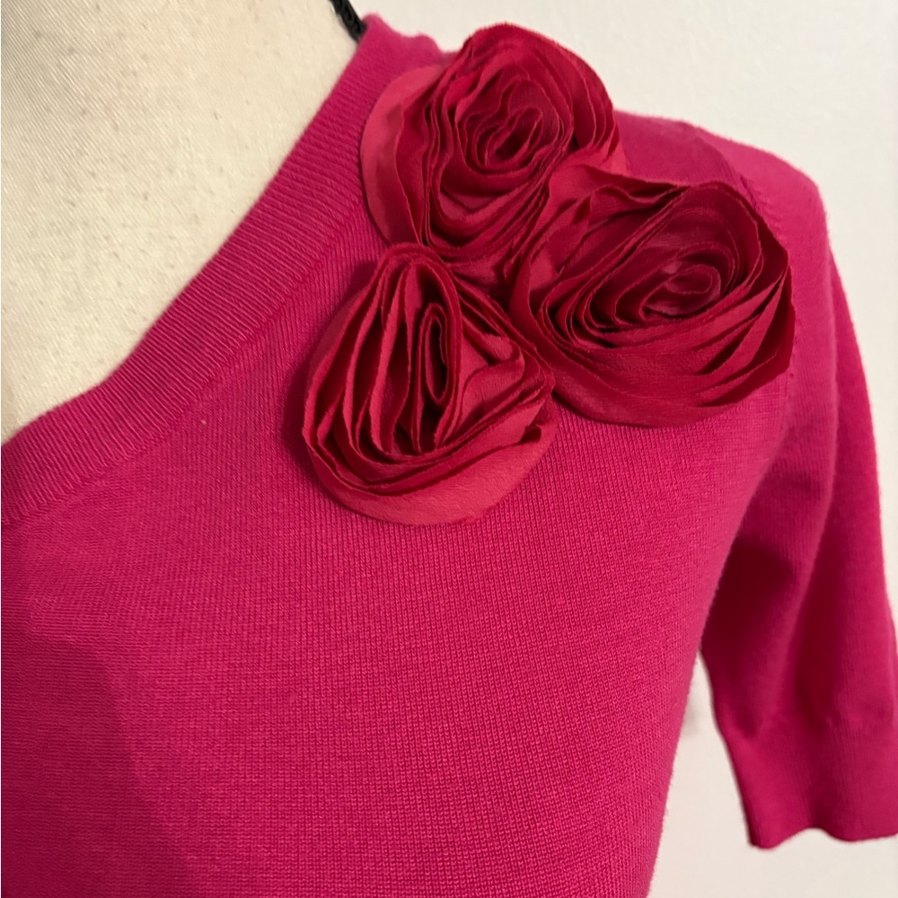 Cache Elegant Pink One-Shoulder Top with floral embellishment SizeSmall NWOT - Picture 2 of 5